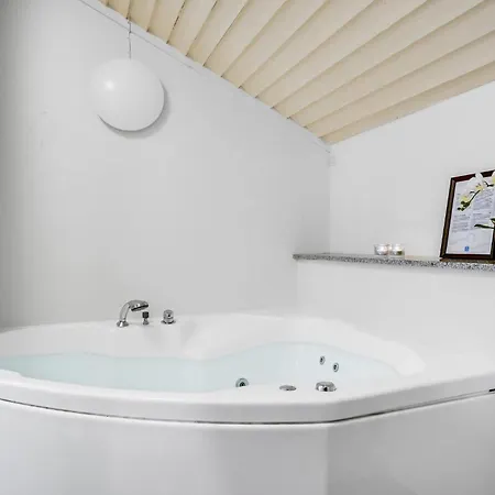 Lovely In With Sauna Hébergement de vacances